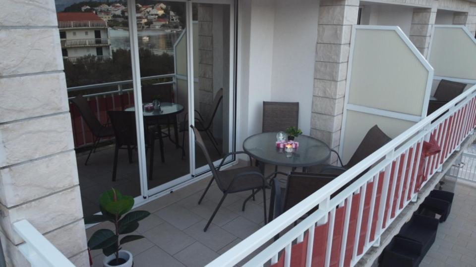 Luxury Apartments Oasis Lumbarda Exterior foto